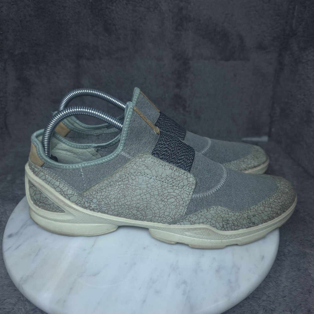 ECCO Biom Shoes Womens Size 9 Gray Knit Slip On Walking Comfort Sneakers